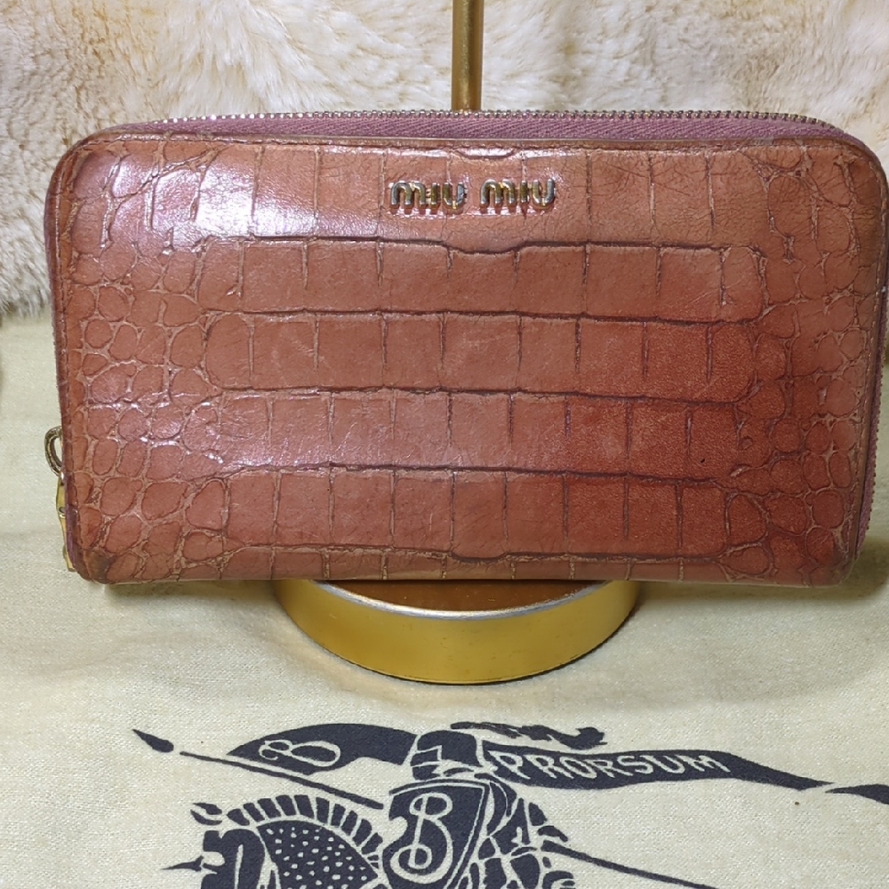 Miu Miu Croc-Embossed Leather Zip Wallet in Coral with Gold Hardware 🔥Vintage